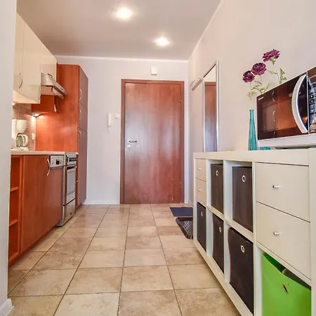 Promenada Z Tarasem I Parkingiem - Na Wyspie Svinoústí