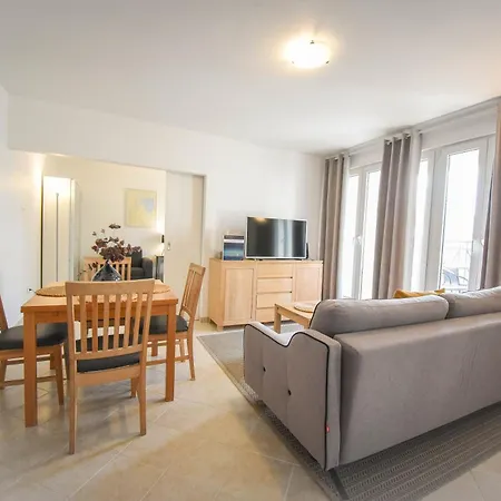 Promenada Z Tarasem I Parkingiem - Na Wyspie *