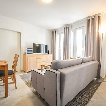 Promenada Z Tarasem I Parkingiem - Na Wyspie