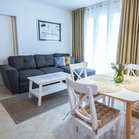 Promenada Z Tarasem I Parkingiem - Na Wyspie