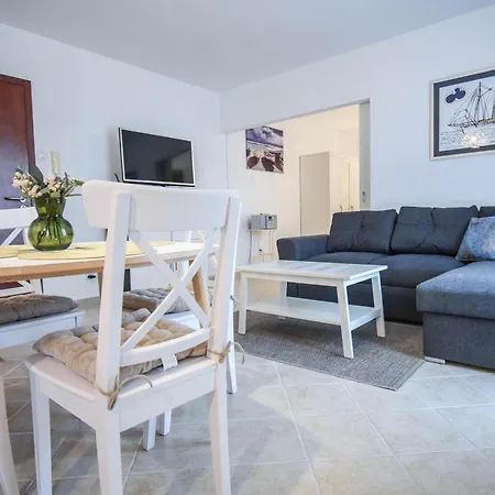 Promenada Z Tarasem I Parkingiem - Na Wyspie