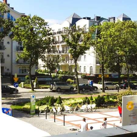 Promenada Z Tarasem I Parkingiem - Na Wyspie *