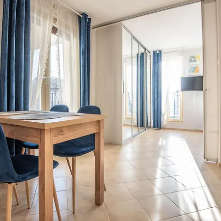 Promenada Z Tarasem I Parkingiem - Na Wyspie * Svinoústí